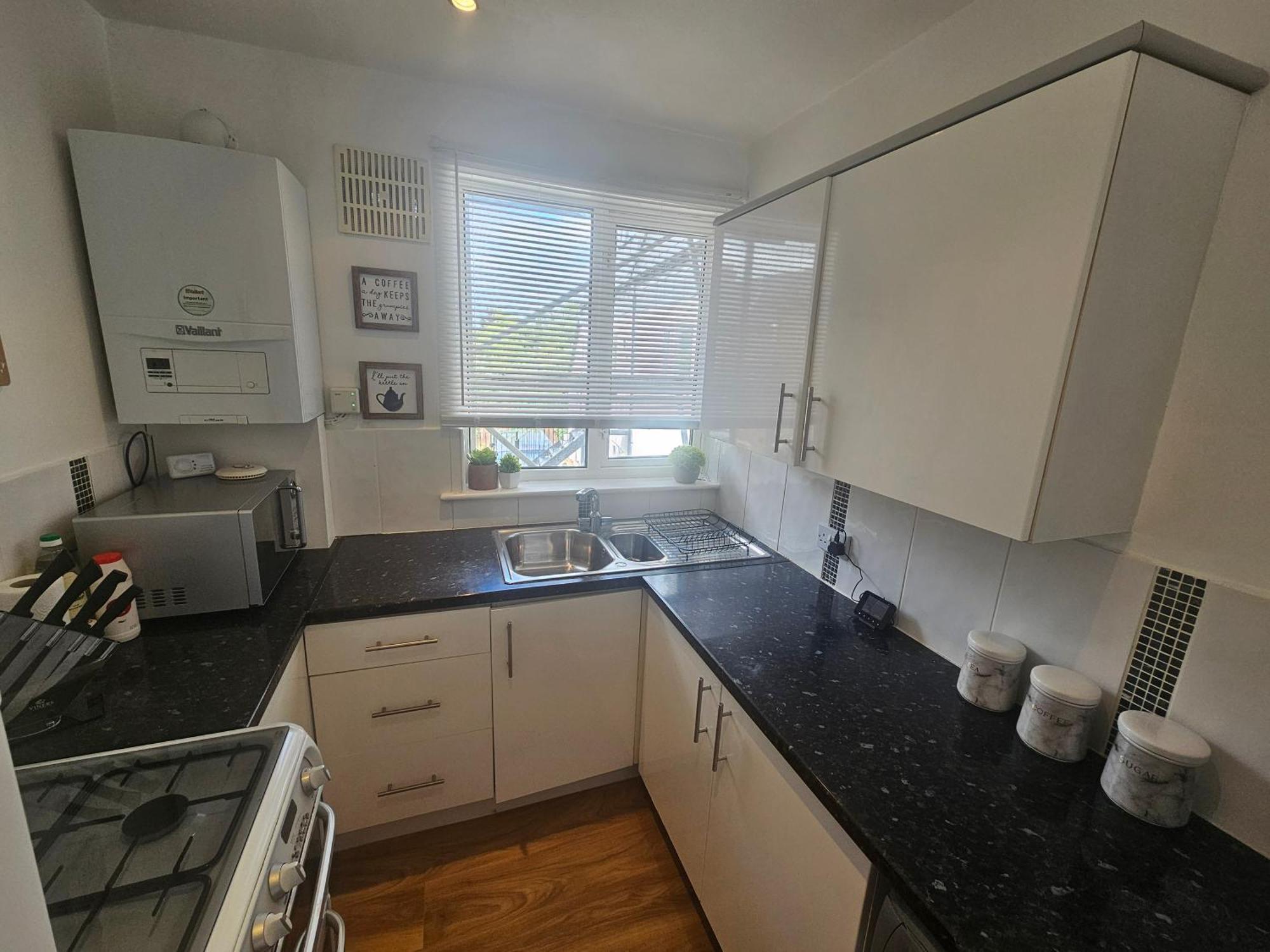 St Albans City Stays - Near Luton Airport - St Albans Abbey & City Train Station - Close To London- Harry Potter World - The Odyssey Cinema - Abbey Cathedral- Contractors I Business I Leisure- Sleeps Upto 6 People Luaran gambar