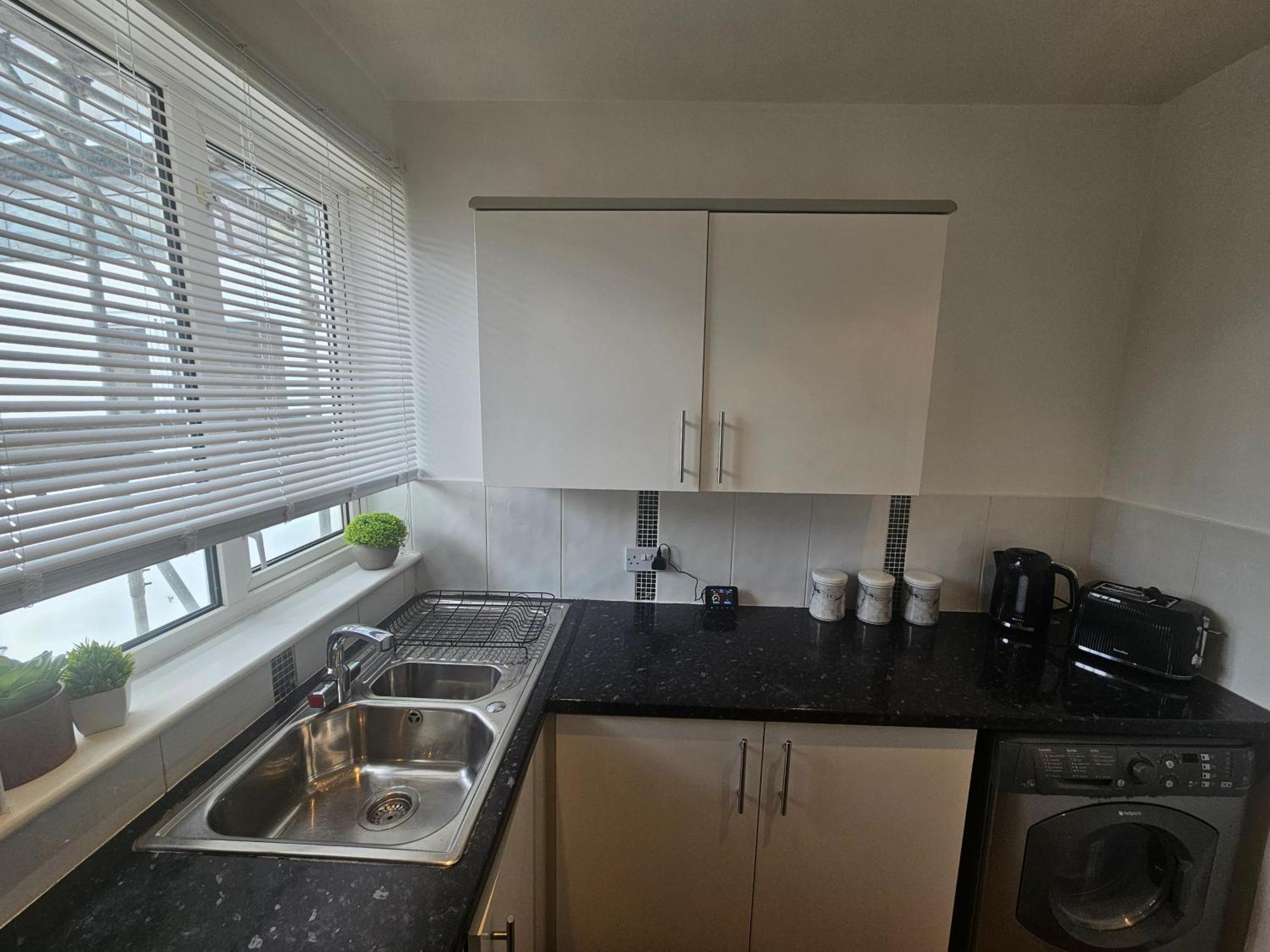St Albans City Stays - Near Luton Airport - St Albans Abbey & City Train Station - Close To London- Harry Potter World - The Odyssey Cinema - Abbey Cathedral- Contractors I Business I Leisure- Sleeps Upto 6 People Luaran gambar