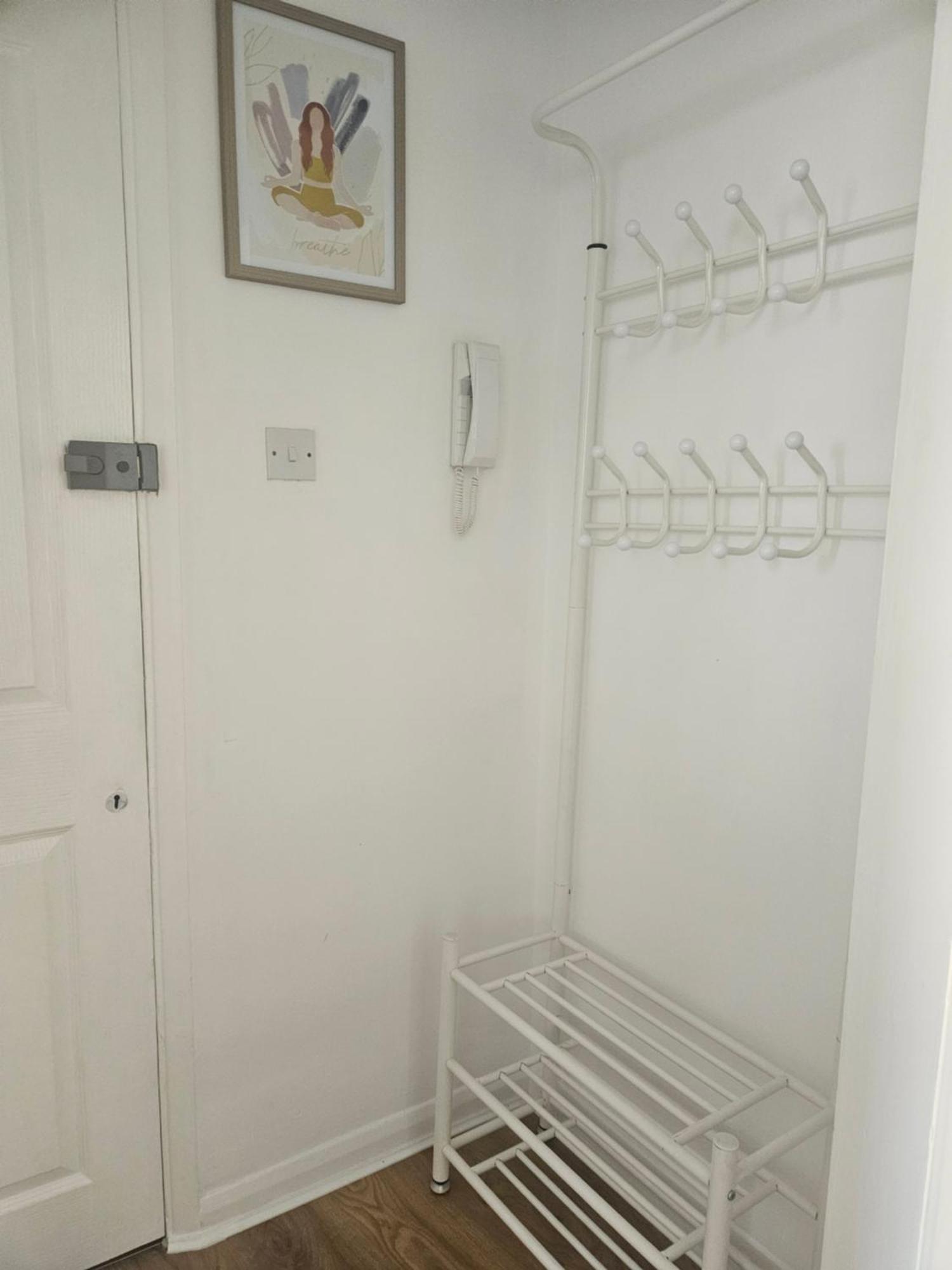 St Albans City Stays - Near Luton Airport - St Albans Abbey & City Train Station - Close To London- Harry Potter World - The Odyssey Cinema - Abbey Cathedral- Contractors I Business I Leisure- Sleeps Upto 6 People Luaran gambar