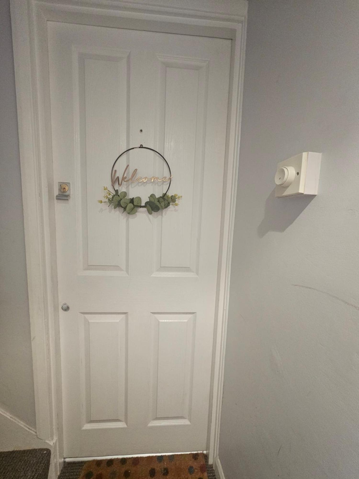 St Albans City Stays - Near Luton Airport - St Albans Abbey & City Train Station - Close To London- Harry Potter World - The Odyssey Cinema - Abbey Cathedral- Contractors I Business I Leisure- Sleeps Upto 6 People Luaran gambar